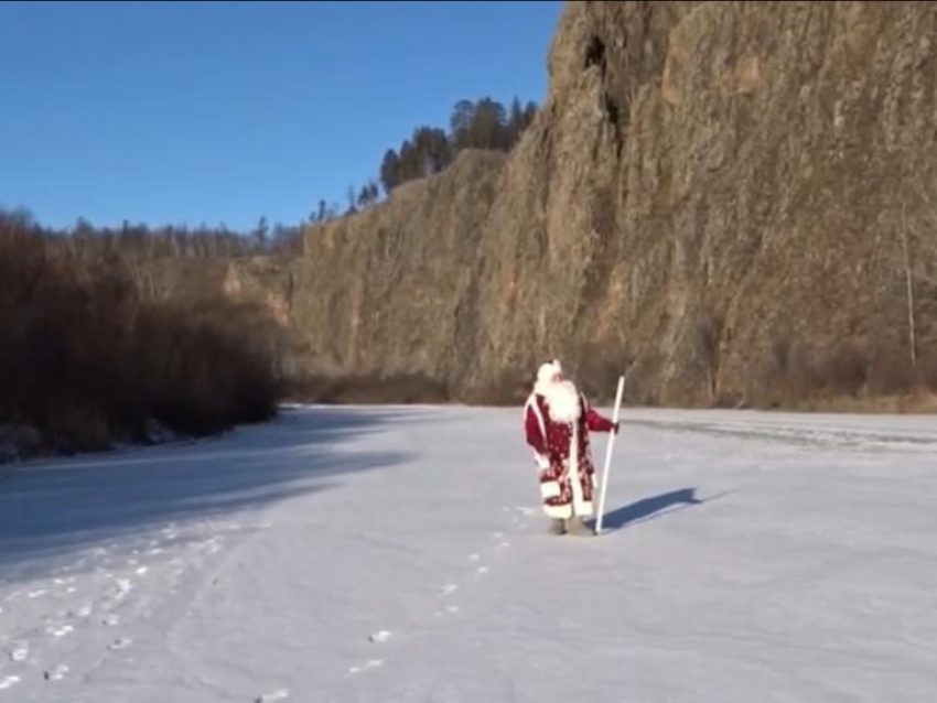 Дед Мороз добрался до Тунгокоченского района Забайкалья и побывал на эвенкийской свадьбе 